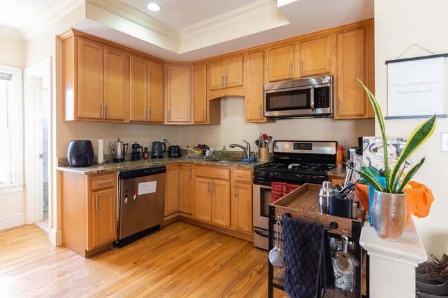 Building Photo - Brighton 4 Bed – Renovated – Central A/C – No Fee – 6/1