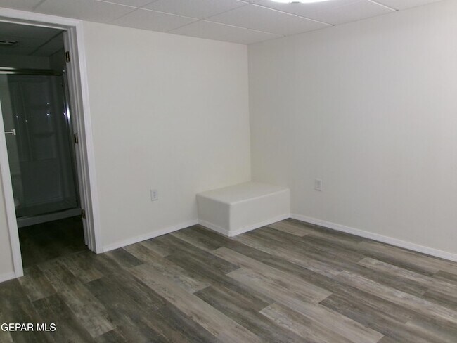 Building Photo - 6262 Escondido Dr