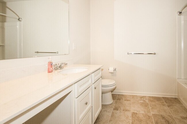 Building Photo - Gorgeous Westfield Home - 2800 sq ft and a...