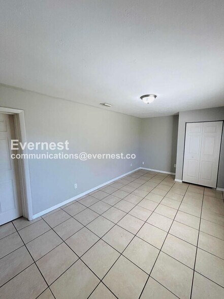 Building Photo - 4420 Snapper St