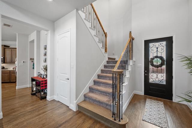 Building Photo - 2685 Venice Dr