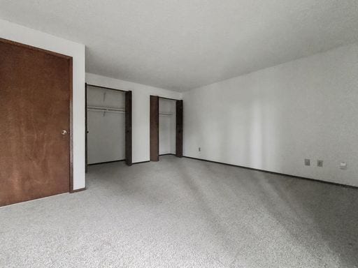 Building Photo - AVAILABLE NOW! Limited Offer: Half Off One Month Rent | Updated Kingsgate Home with Fireplace & F...