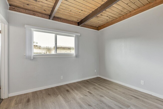 Building Photo - 2nd Floor 1Bed/1Ba Unit in El Cerrito - Remodeled and Comes with 1 Car Parking Space