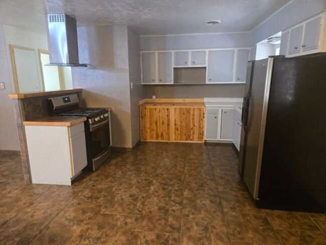 Building Photo - 2329 N Kimberly Dr