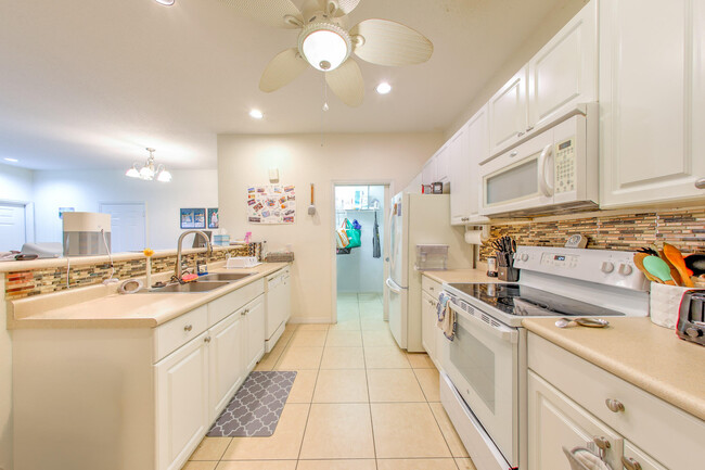 Building Photo - 1829 Sandhill Crane Dr