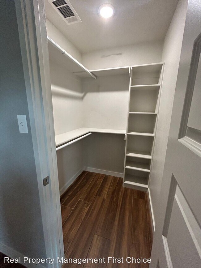 Building Photo - 2 br, 2 bath House - 411 S 18th St. Unit B