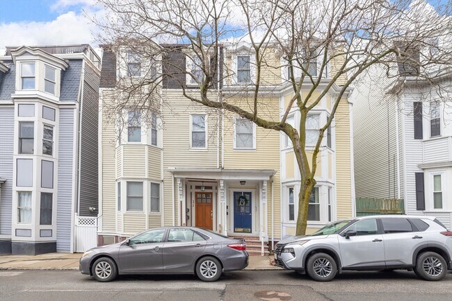 Building Photo - 171 H St