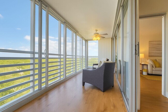 Building Photo - BREATHTAKING VIEW ALERT!!!