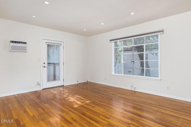 Building Photo - 1070 E Woodbury Rd