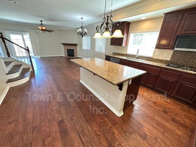 Building Photo - 9360 Alderwood Dr