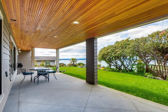 Building Photo - Blue Ridge Waterfront Home