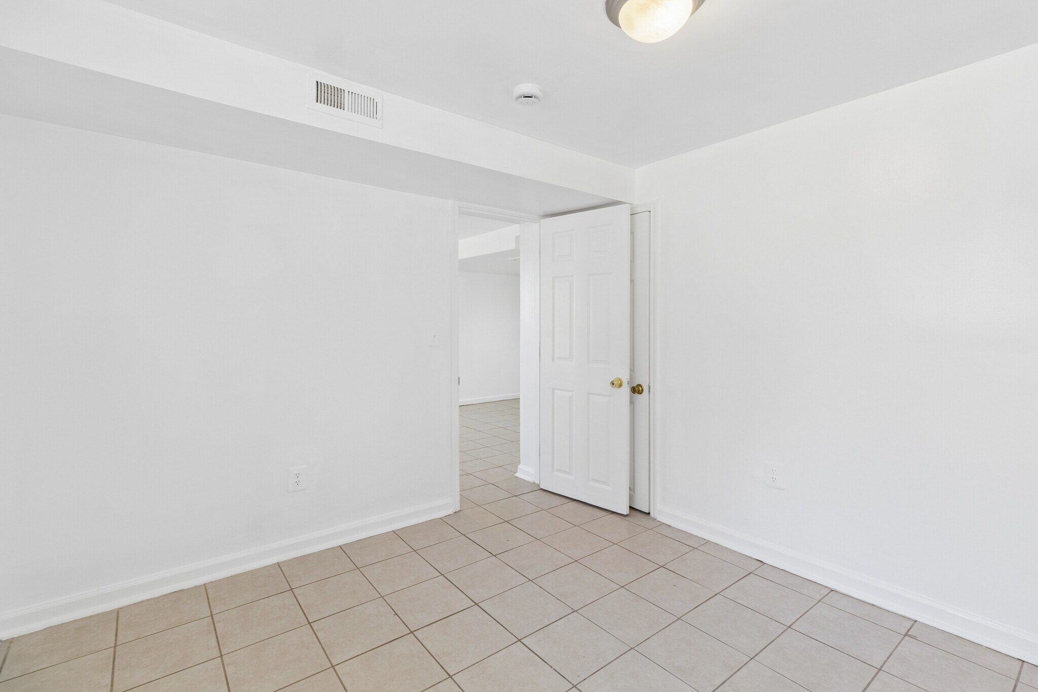 Building Photo - 407 Lebaum St SE