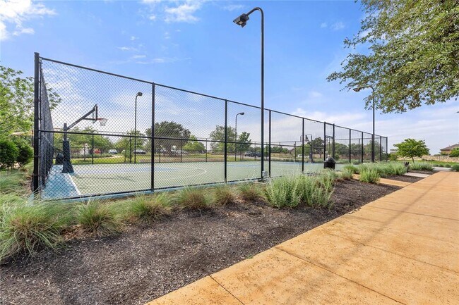 Building Photo - 116 Beneteau Dr