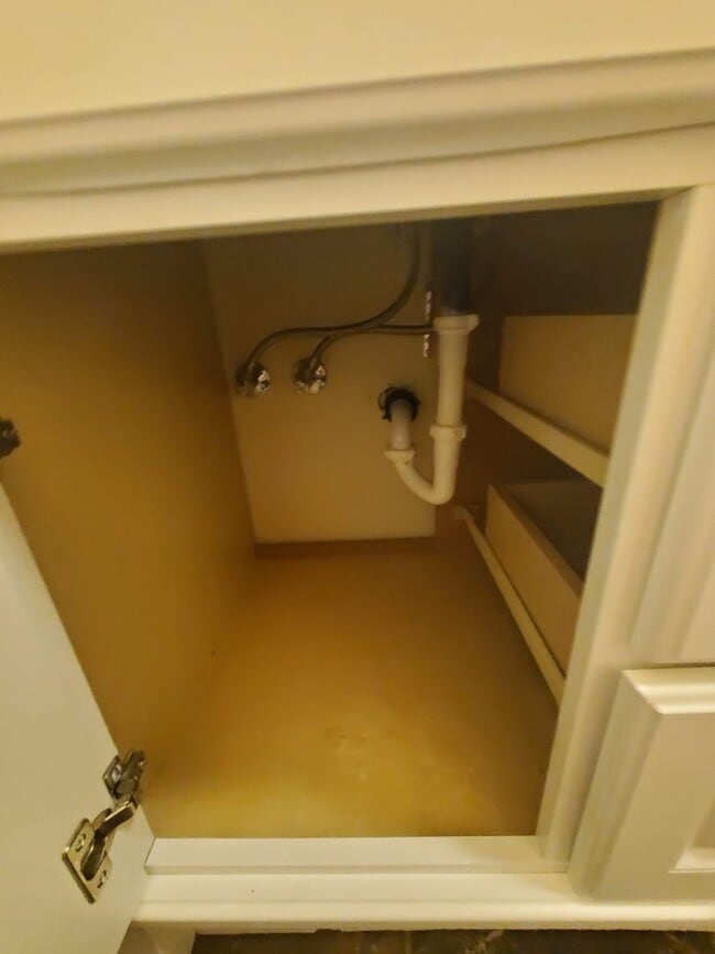 Building Photo - 1129 1/2 West 16th St., Port Angeles, WA 98362