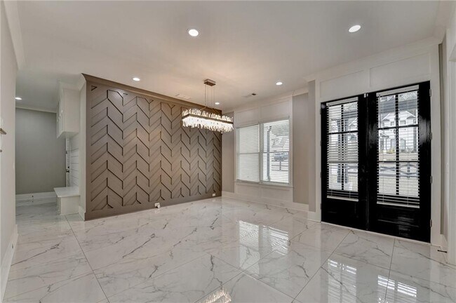 Building Photo - 960 Nours Cir SE