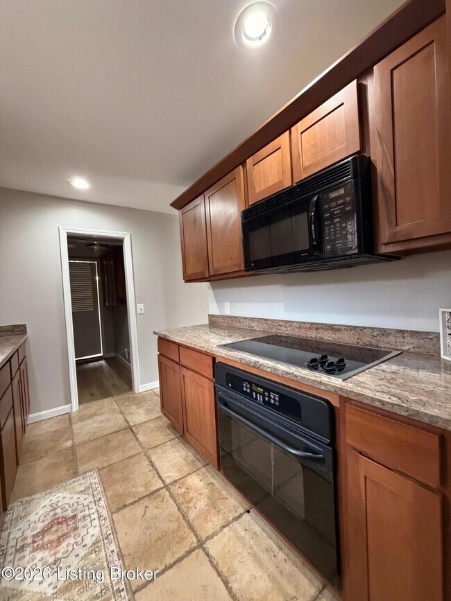 Building Photo - 634 Cherrywood Dr