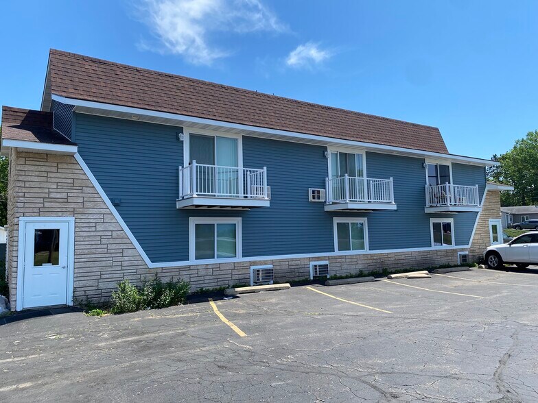 Building Photo - 710 2nd Ave N