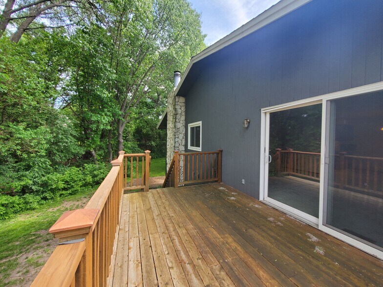 Building Photo - 2517 Cedar Hills Dr