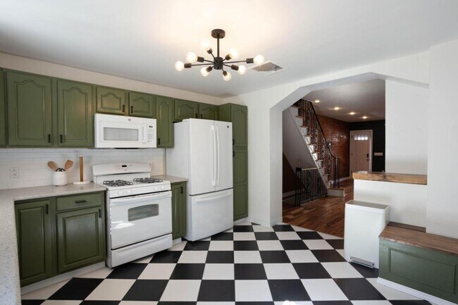 Building Photo - Gorgeous 2 Bedroom, 1.5 Bath Home in South Philly's LoMo Neighborhood