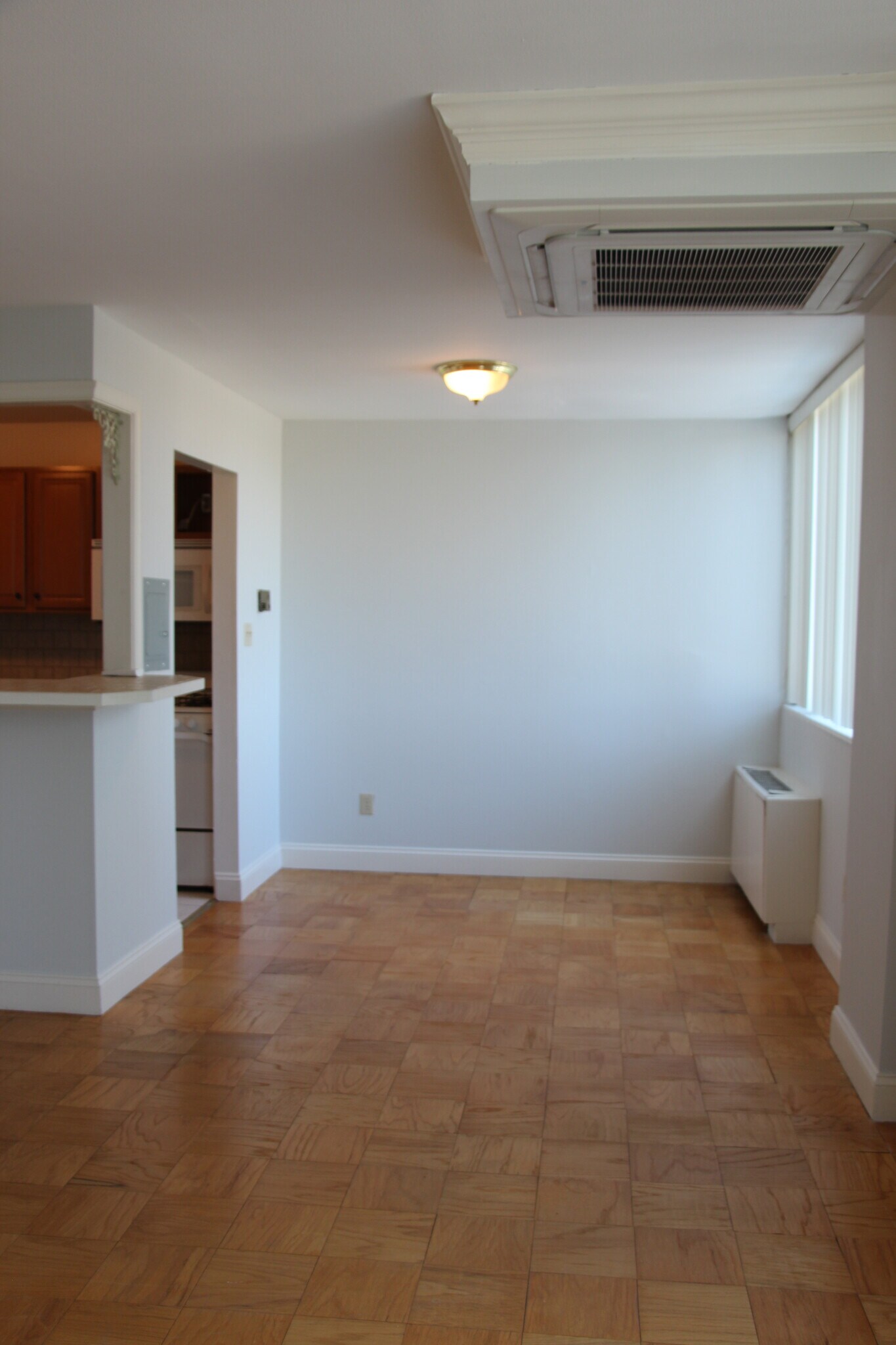 Building Photo - 1512 S Arlington Ridge Rd