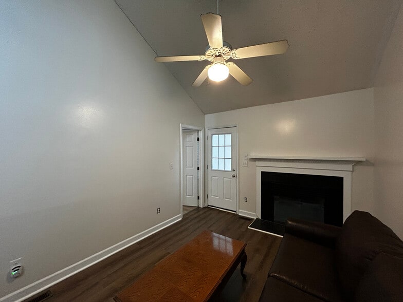 Building Photo - Room in Townhome on Oakland Hills Way