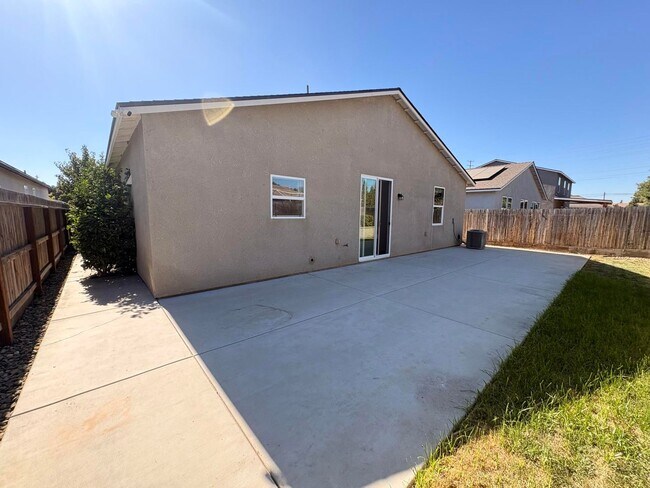 Building Photo - 2632 S Cain Ct