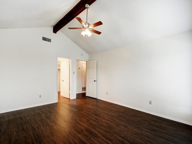 Building Photo - 6521 Hart Ln