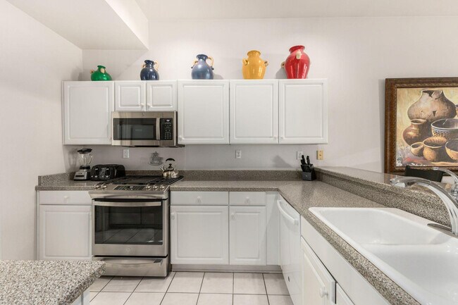 Building Photo - 8270 Hayden Rd