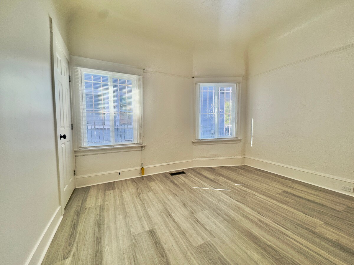 Building Photo - 3218 West St