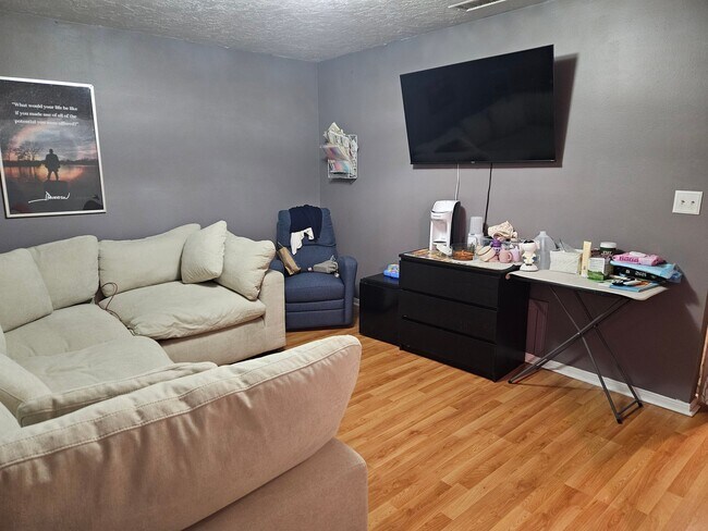 Building Photo - 2570 College Ln