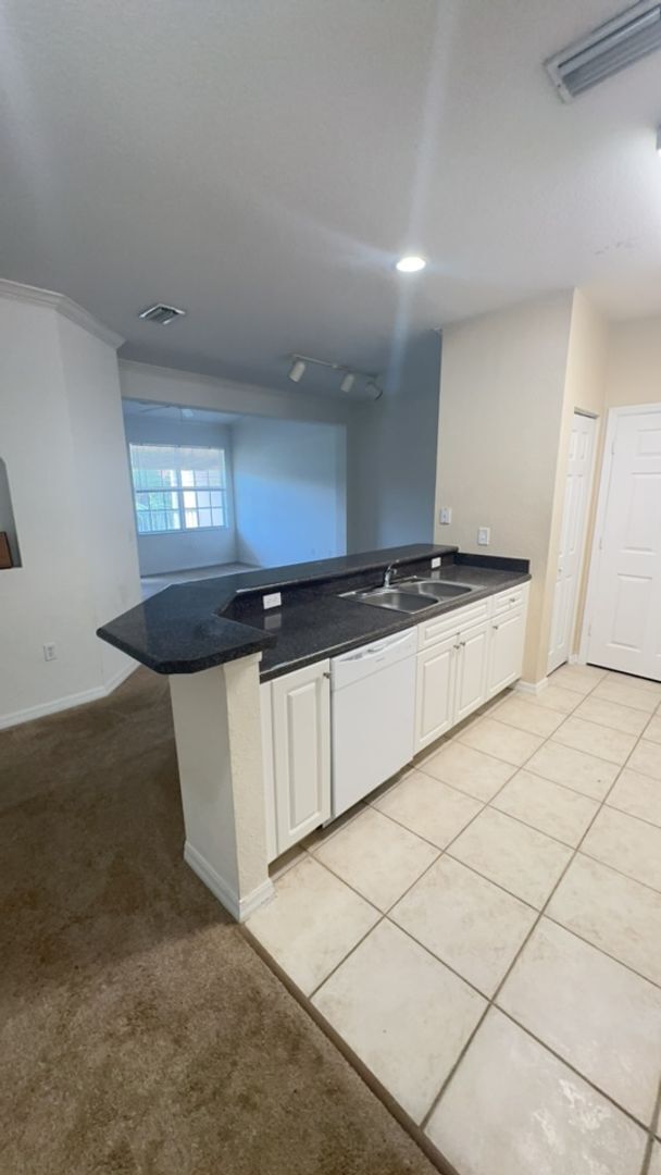 Building Photo - Palm Estates