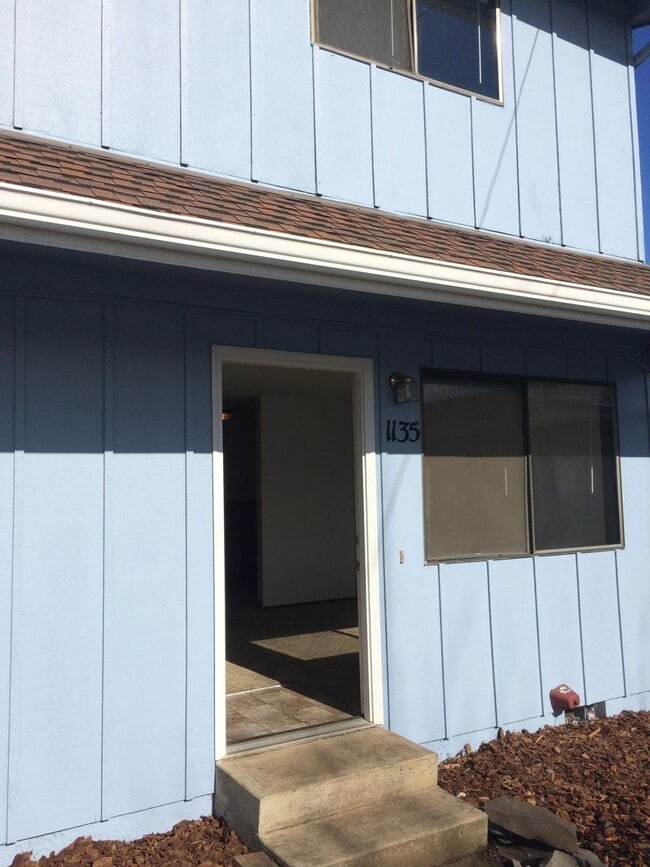 Building Photo - 1131 Applegate Street Philomath