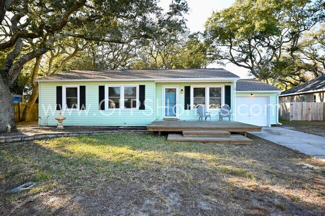 Building Photo - 305 Okaloosa Rd NE