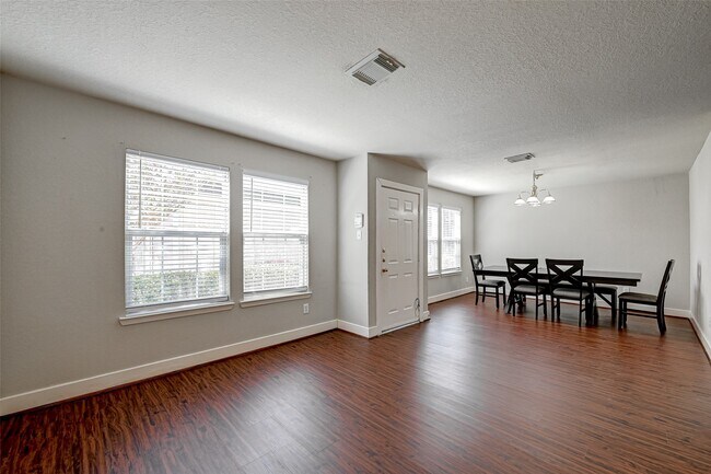 Building Photo - 7603 Chalk Hill