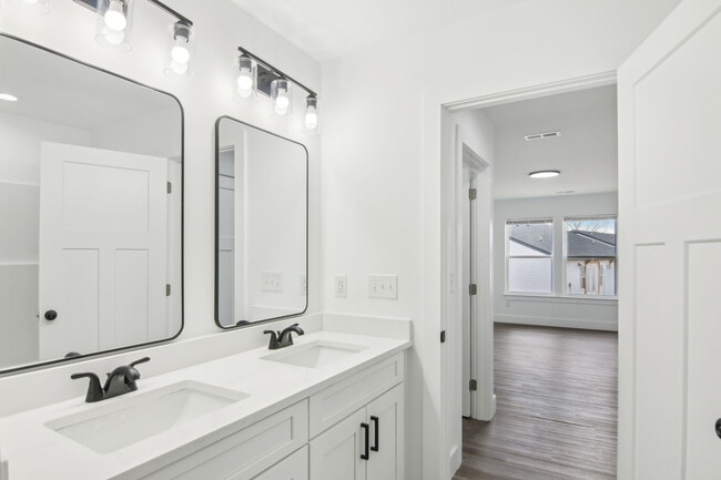 Building Photo - 4007 Cedar Fls Ln