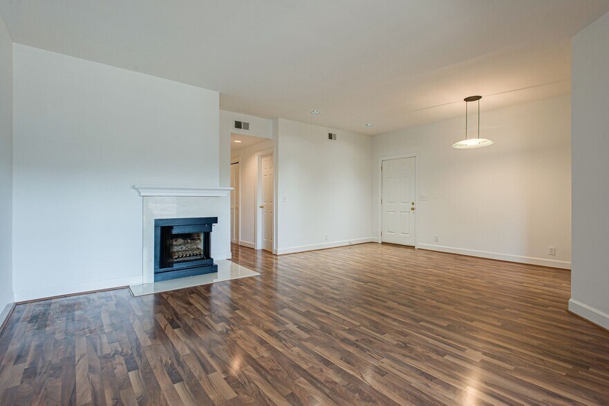 Building Photo - 243 Boxmere Pl