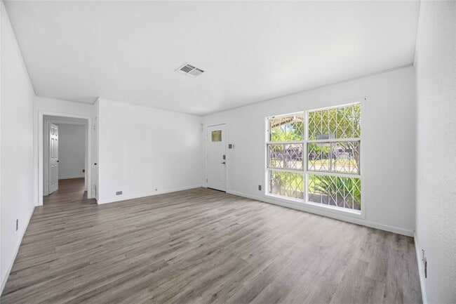 Building Photo - 5919 Van Fleet St