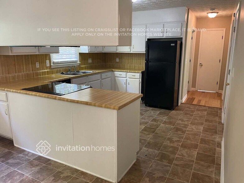 Building Photo - 1851 Twin Branch Dr