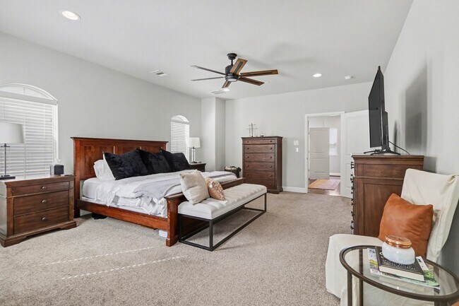 Building Photo - 1538 Dian St