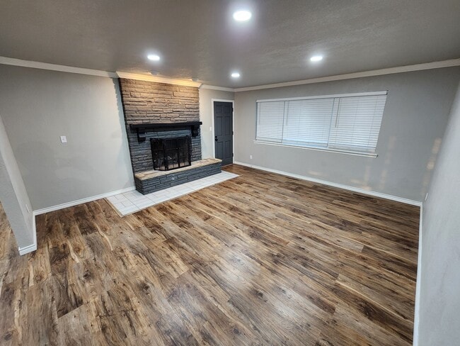Building Photo - 204 S Morrison Dr
