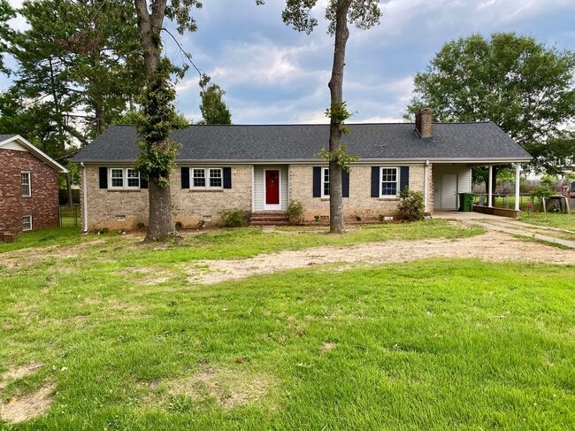 Primary Photo - 112 Pinehurst Dr