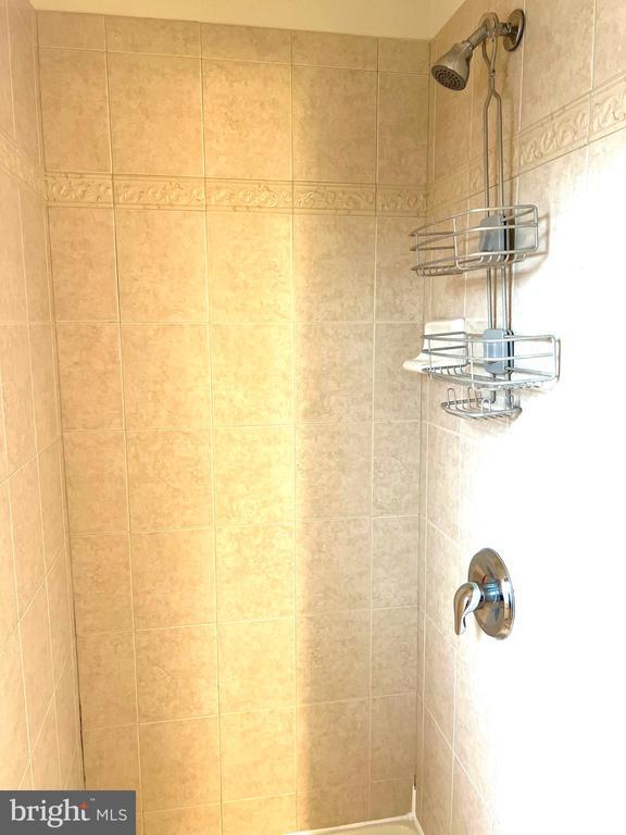 Building Photo - 2037 Powell Dr