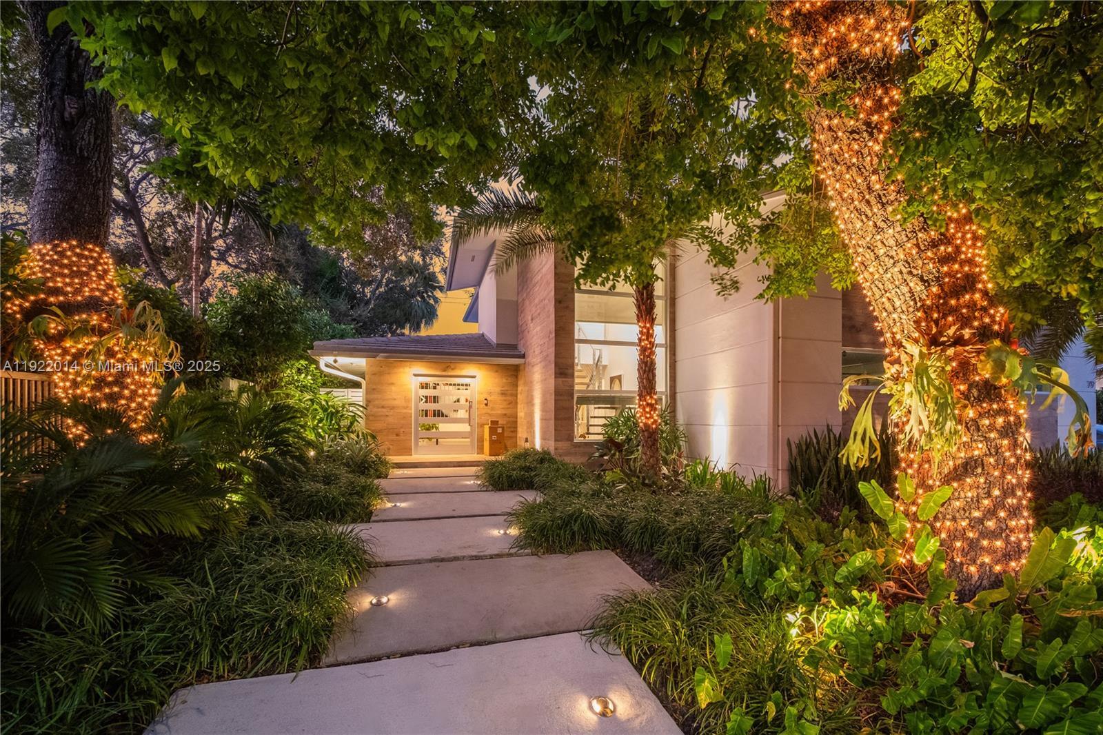 Building Photo - 280 SW 20th Rd