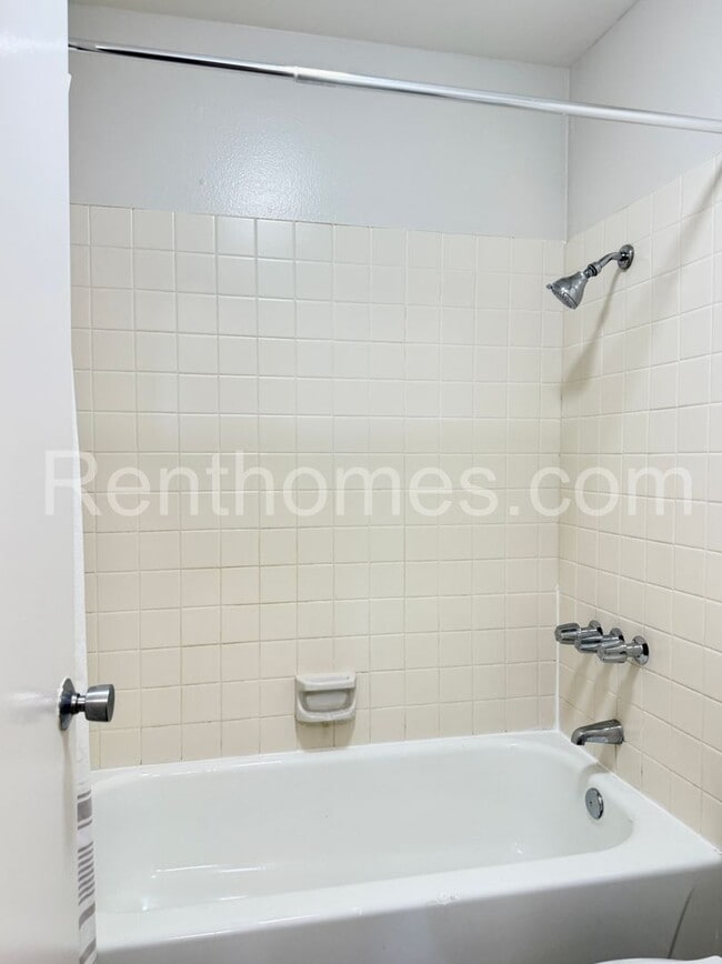 Building Photo - Mira Mesa, 8488 New Salem St #69, 2 Master...