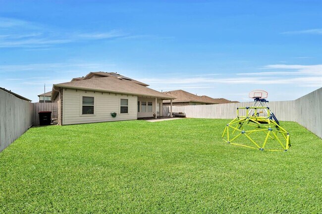 Building Photo - 22614 Petrizzi Ln