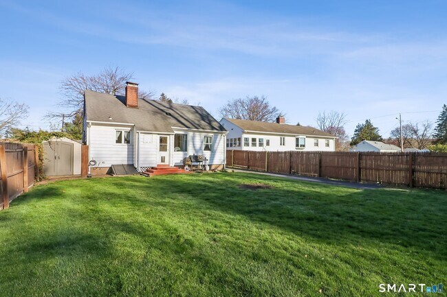 Building Photo - 27 Melrose Ave