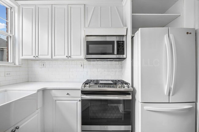 Building Photo - 872 Briarcliff Rd NE