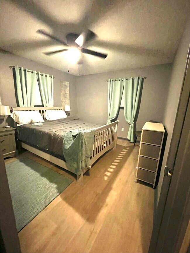 Building Photo - 131 Goldsmith St