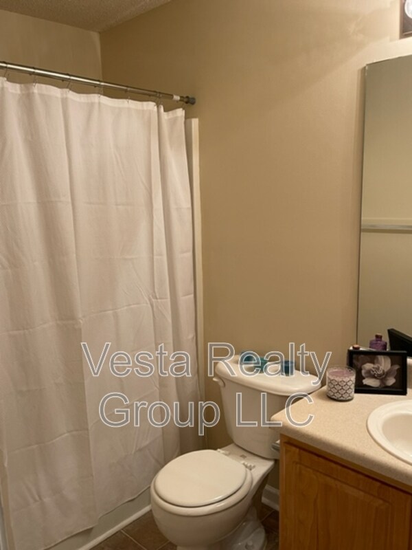 Building Photo - 207 London Dr