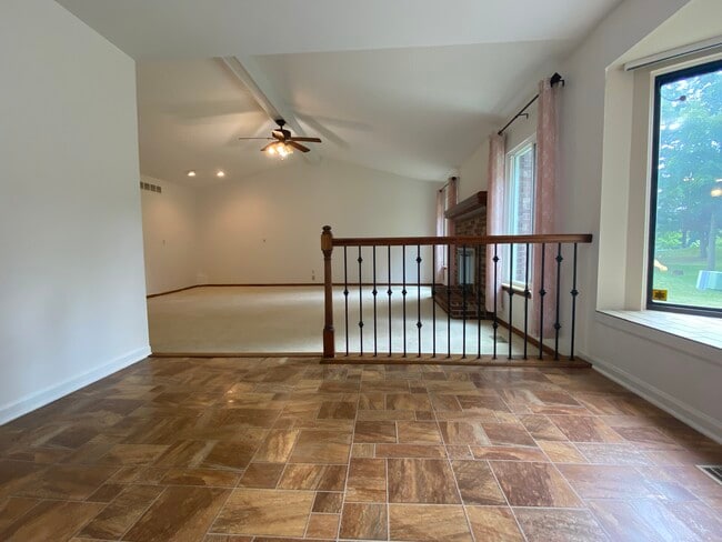 Building Photo - 23589 Hickory Grove Ln